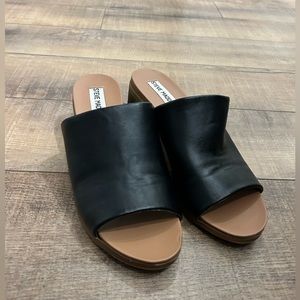 STEVE MADDEN SANDALS